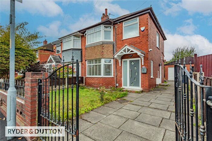 3 Bedroom Semi-Detached House For Sale In Bridport Avenue, New Moston, Manchester, Greater Manchester, M40