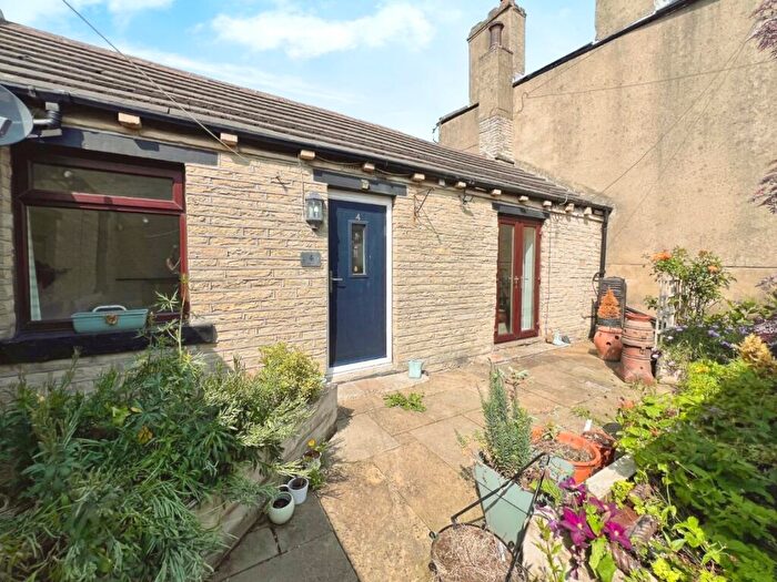 2 Bedroom Bungalow For Sale In Daisy Hill, Wyke, Bradford, West Yorkshire, BD12