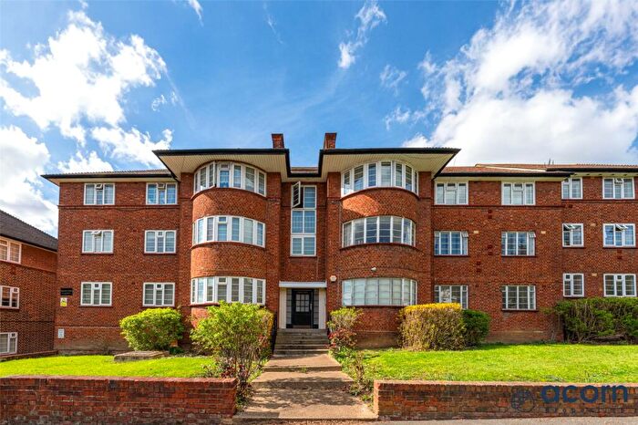 3 Bedroom Apartment To Rent In Beaufort Park, Beaufort Drive, London, NW11