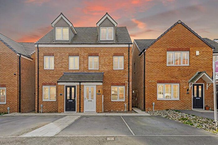 3 Bedroom Semi-Detached House For Sale In Lundhill Drive, Wombwell, Barnsley, S73