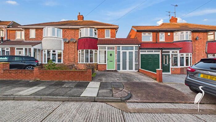 3 Bedroom Semi-Detached House For Sale In Borrowdale Avenue, Seaburn Dene, Sunderland, SR6