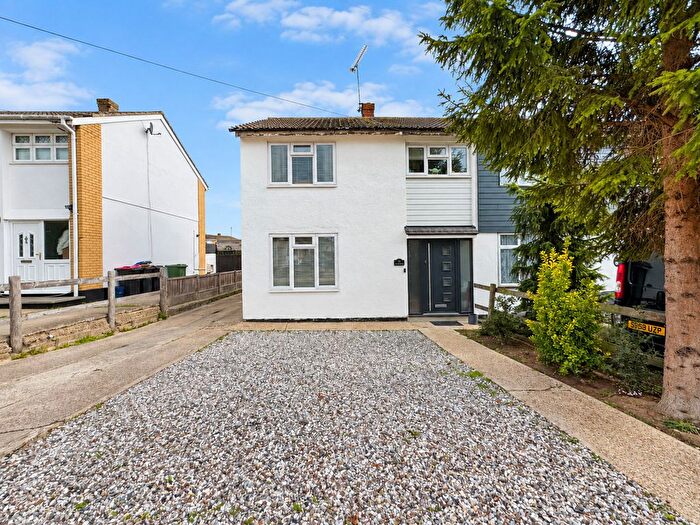 3 Bedroom Semi Detached House For Sale In Orchard Side, Eastwood, SS9