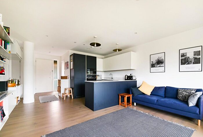 2 Bedroom Flat To Rent In Wheatley House, Warman Walk, Greenwich, London, SE10