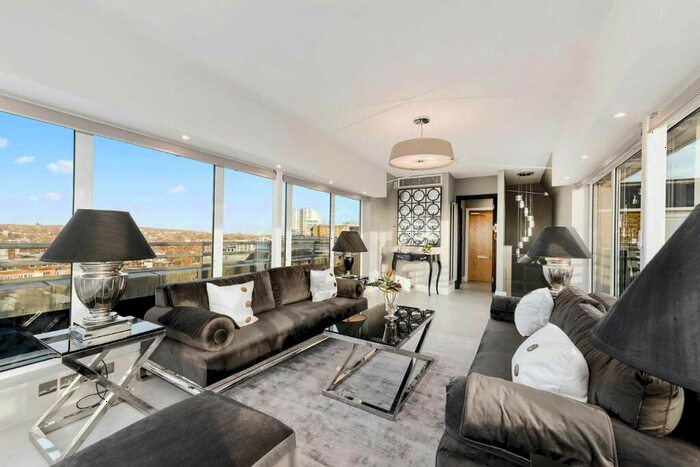 3 Bedroom Penthouse To Rent In St. Johns Wood Park, London, NW8