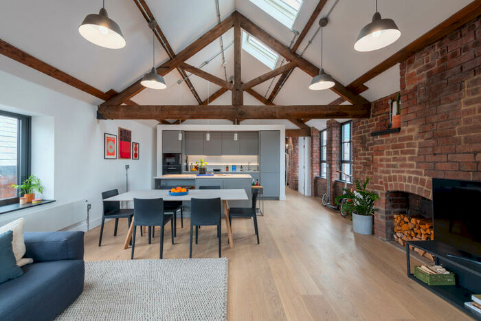 3 Bedroom Town House To Rent In Thomas Street, Sheffield, S3