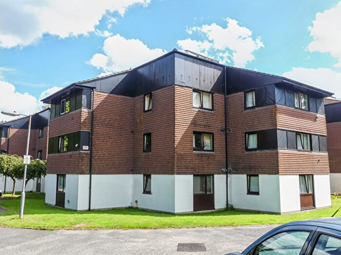 Studio To Rent In Camelot Court, Ifield, RH11