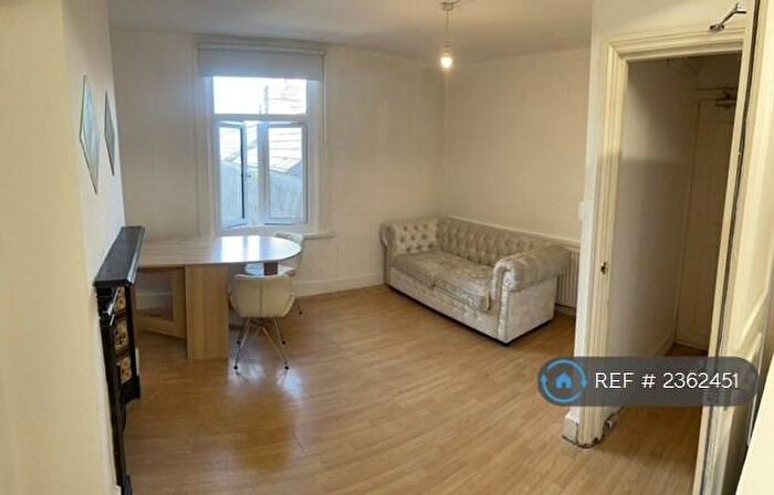 2 Bedroom Flat To Rent In West Green Road, London, N15