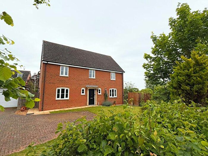 4 Bedroom Detached House For Sale In Hanslope, MK19