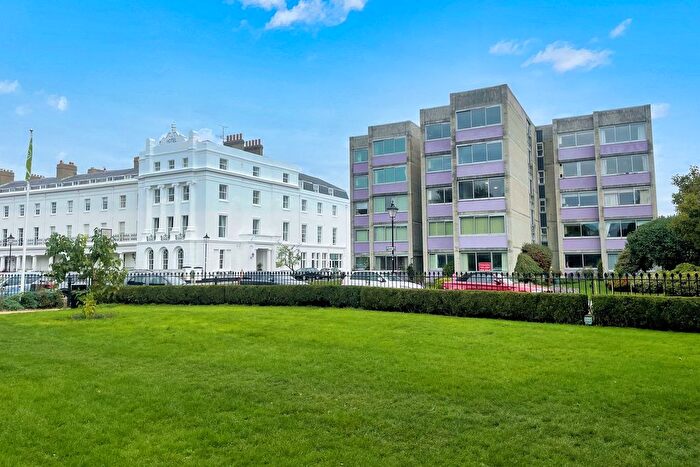 2 Bedroom Flat For Sale In Ambleside Court, Crescent Road, Alverstoke, PO12