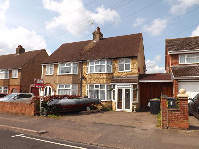 3 Bedroom House To Rent In Kempston, MK42