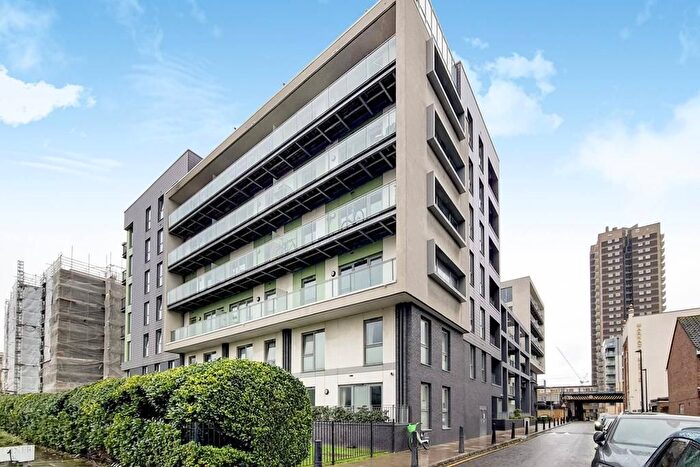 1 Bedroom Flat To Rent In Hodgeson House, Christian Street, London, E1