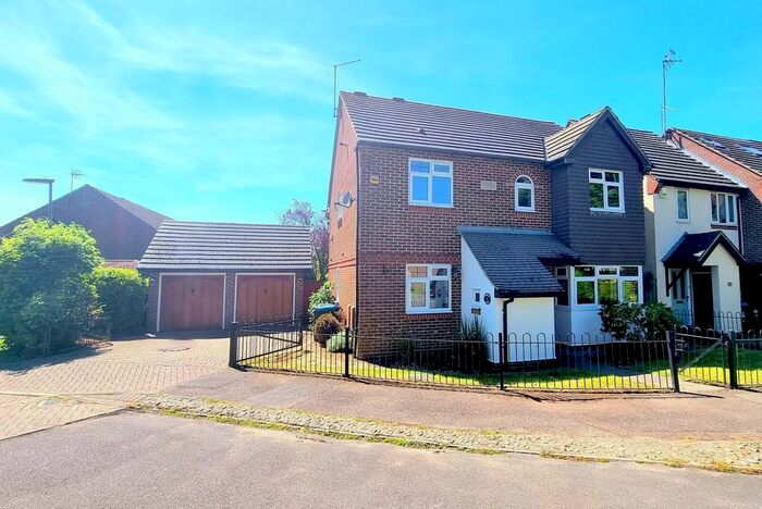 4 Bedroom Property To Rent In Douglas Court, Caterham, CR3