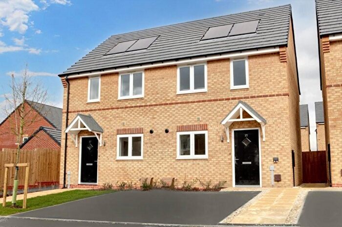 3 Bedroom Semi-Detached House For Sale In Chesterfield Road, Brimington, Derbyshire, S43