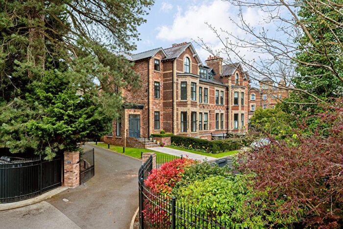 2 Bedroom Flat For Sale In Daveylands, Wilmslow, Cheshire, SK9