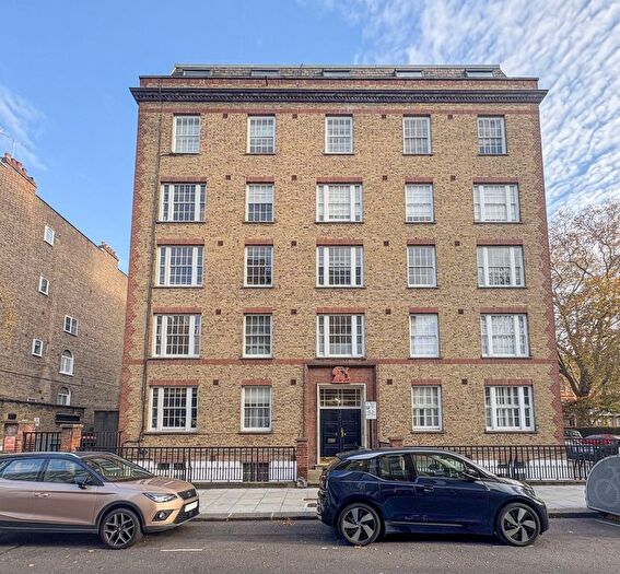 3 Bedroom Flat To Rent In Nevern Square, London, SW5