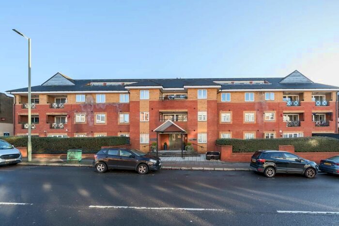 2 Bedroom Flat To Rent In Regents Park Road, Finchley, N3