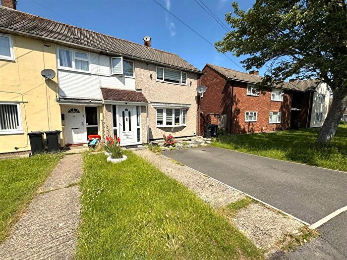 3 Bedroom Semi-Detached House For Sale In Silverton Road, Swindon, SN3