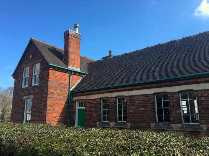 3 Bedroom Semi-Detached House To Rent In Weeford Road, Four Oaks., B75