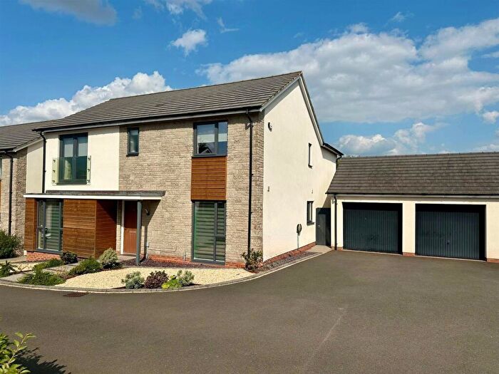 4 Bedroom Detached House For Sale In Moorcroft Lane, Hereford, HR1