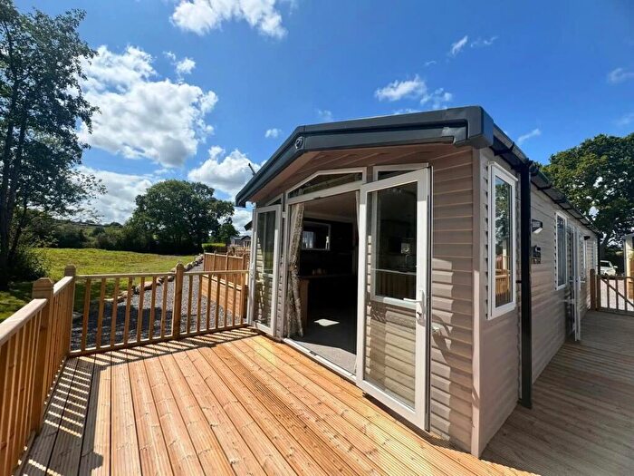 2 Bedroom Mobile Home For Sale In Woodleigh Caravan Park, Cheriton, Bishop, Exeter, EX6