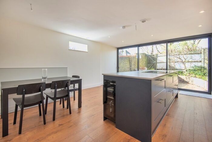 4 Bedroom Terraced House To Rent In Kingslawn Close, London, SW15