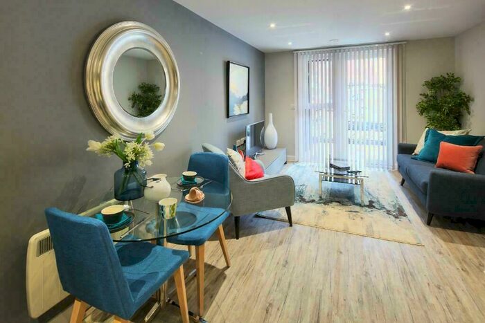 2 Bedroom Apartment To Rent In Bow Square, Back Of The Walls, Southampton, Hampshire, SO14