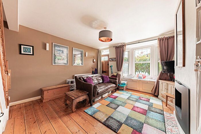 3 Bedroom Property For Sale In School Road, Faversham, ME13