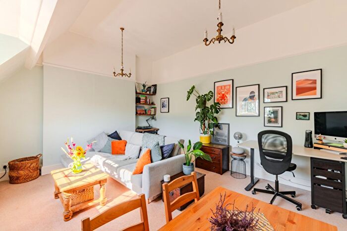 1 Bedroom Flat For Sale In The Avenue, Sneyd Park, Bristol, BS9
