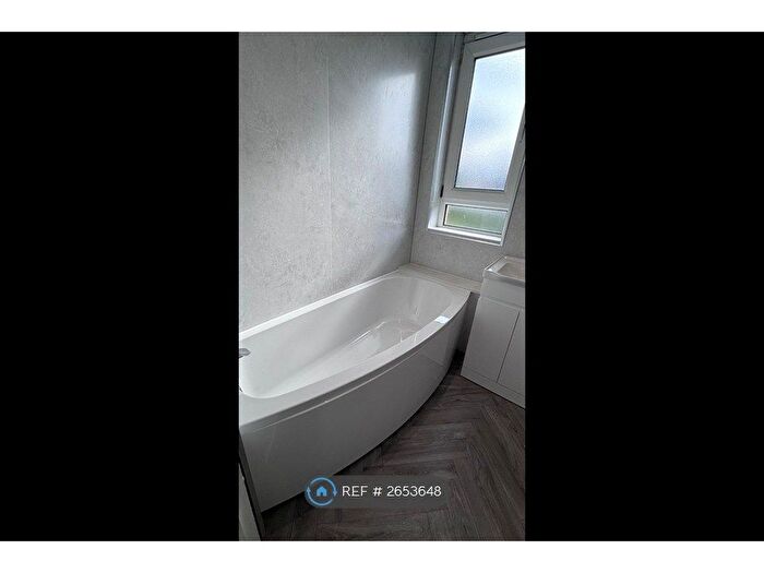 3 Bedroom Flat To Rent In Loch Road, Chapelhall, Airdrie, ML6