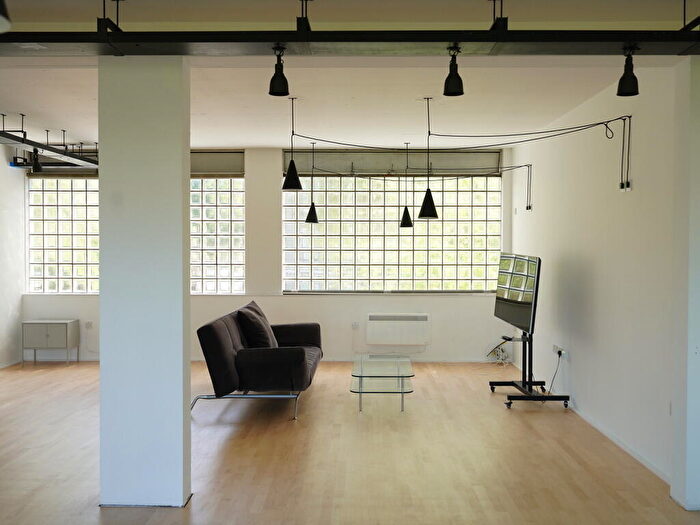 2 Bedroom Apartment To Rent In Cliff Road, London, NW1