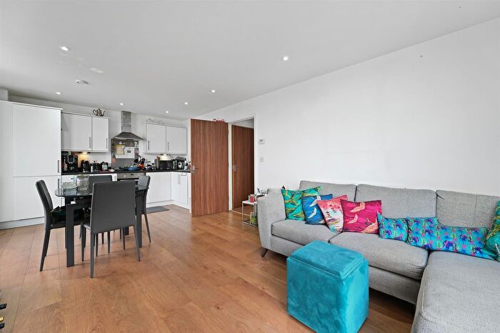 2 Bedroom Flat For Sale In Ealing Road, Brentford, TW8