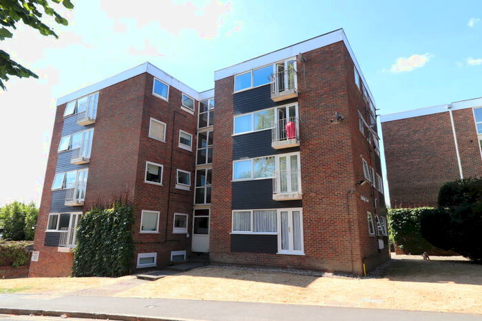 2 Bedroom Apartment To Rent In West Brentwood, CM14
