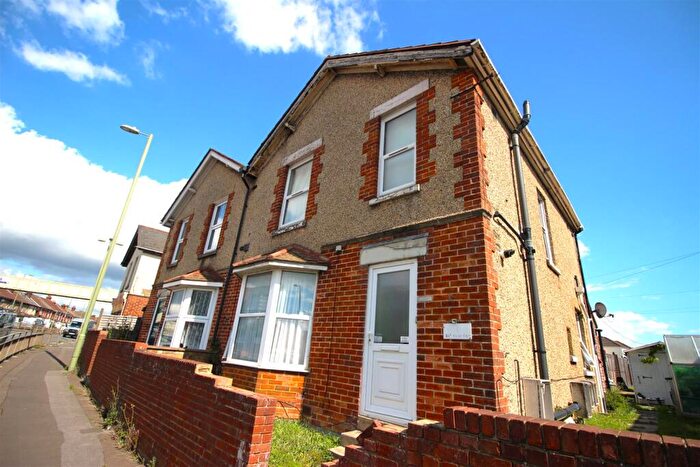 1 Bedroom Flat To Rent In Gosport Road Fareham Hampshire, PO16