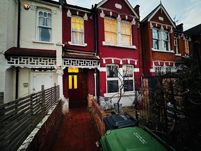 Studio To Rent In Adelaide Grove, London, W12