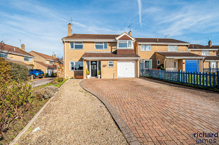 4 Bedroom Detached House For Sale In Chudleigh, Freshbrook, Swindon, SN5