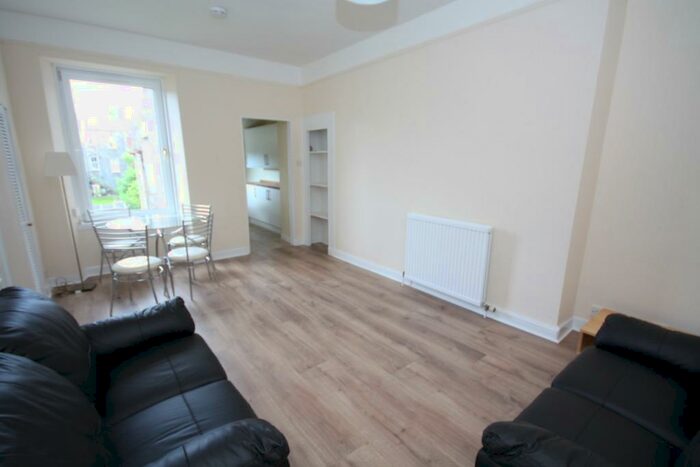 3 Bedroom Flat To Rent In Sunnyside Road, Aberdeen, AB24