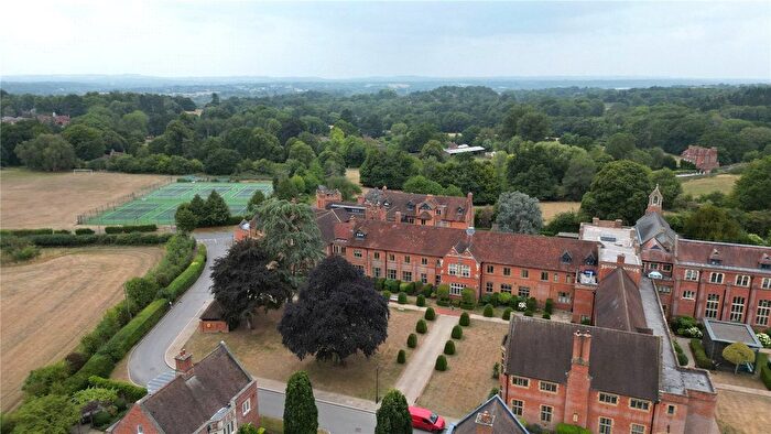 2 Bedroom Flat For Sale In Abbey Gardens, Upper Woolhampton, Reading, Berkshire, RG7
