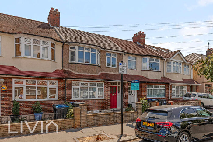 3 Bedroom House For Sale In Kynaston Avenue, Thornton Heath, CR7