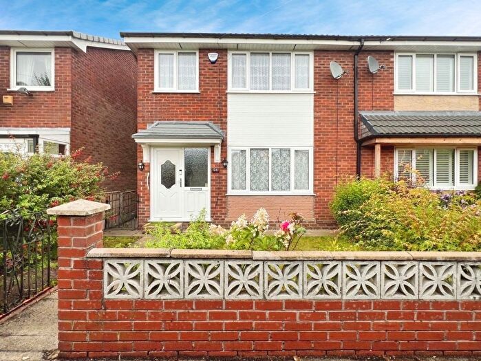 3 Bedroom Semi-Detached House For Sale In Hulme Road, Leigh, WN7