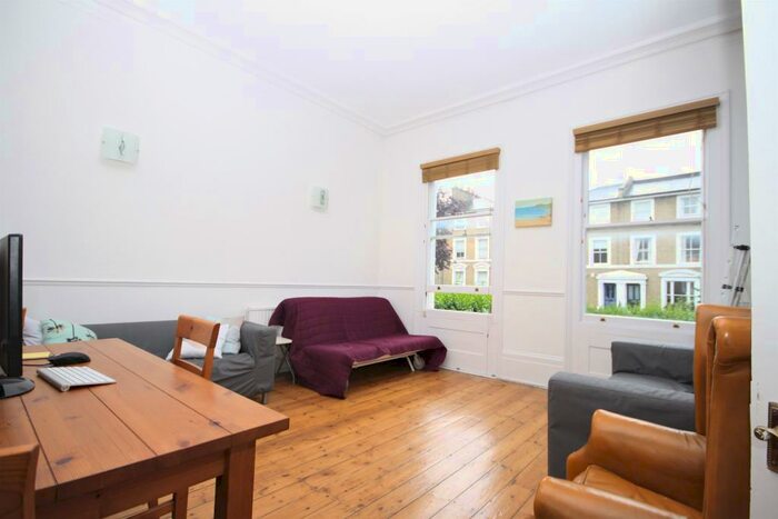 2 Bedroom Flat To Rent In Manor Avenue, Brockley, SE4