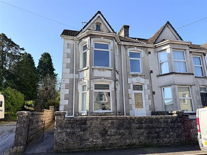 4 Bedroom Semi-Detached House For Sale In Stepney Road, Garnant, Ammanford, SA18