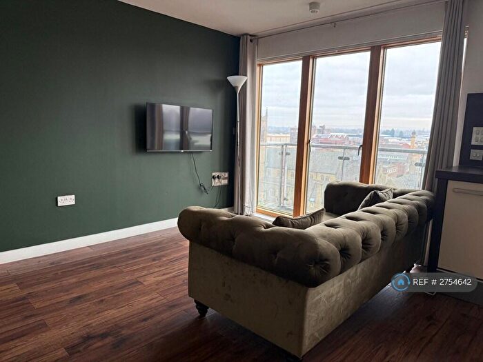 2 Bedroom Flat To Rent In Britton House, Manchester, M4