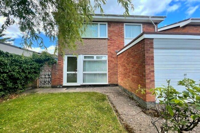 3 Bedroom Property To Rent In Saunton Way, Birmingham, B29