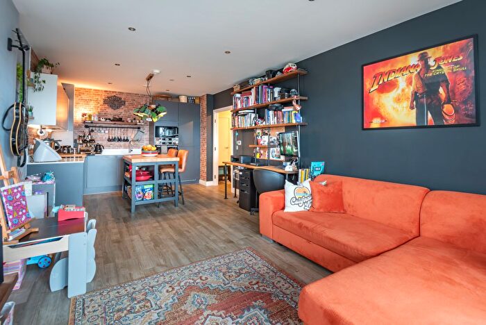 1 Bedroom Flat To Rent In Rookwood Way, London, E3