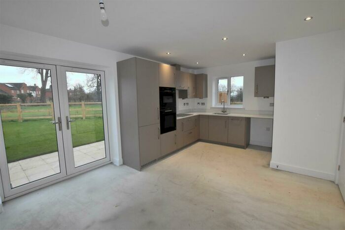 3 Bedroom Semi-Detached House For Sale In Rugby Road, Swinford, Lutterworth, LE17