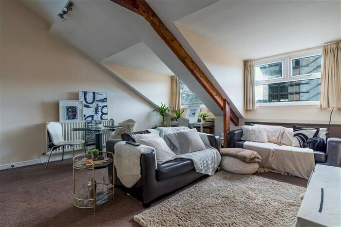 3 Bedroom Flat To Rent In Osborne Terrace, Sandyford, Newcastle Upon Tyne, NE2