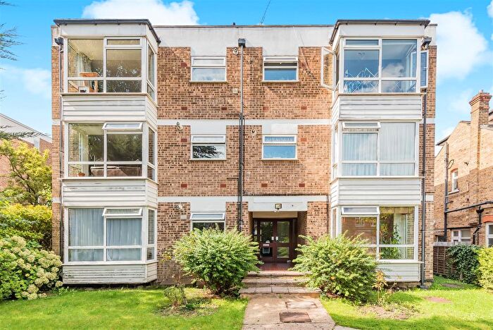 2 Bedroom Flat To Rent In Drummond Court, Roxborough Park, Harrow On The Hill, HA1