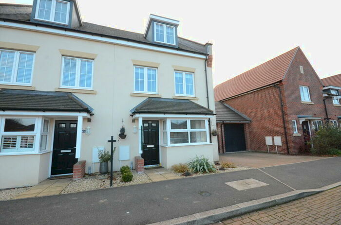 4 Bedroom Semi-Detached House To Rent In Damson Drive, Hartley Wintney, RG27