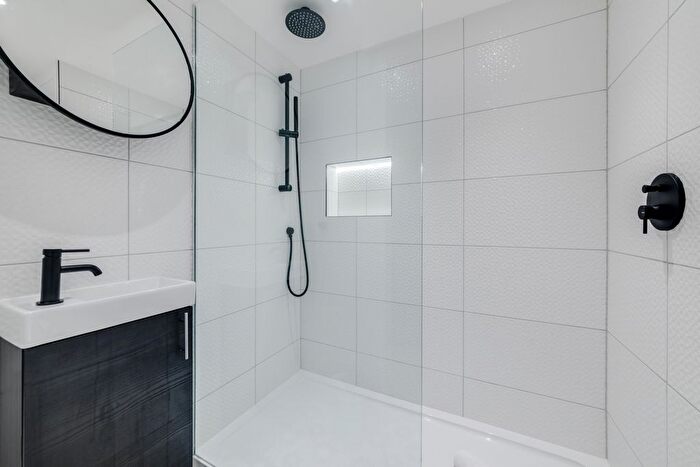 1 Bedroom Flat To Rent In Arcadia Court, Old Castle Street, E1