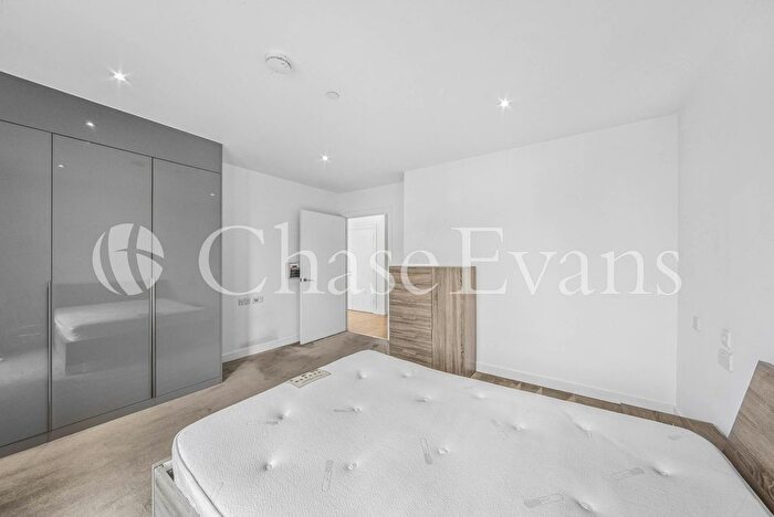 1 Bedroom Flat To Rent In Rodney Road, Elephant Amp; Castle, London, SE17